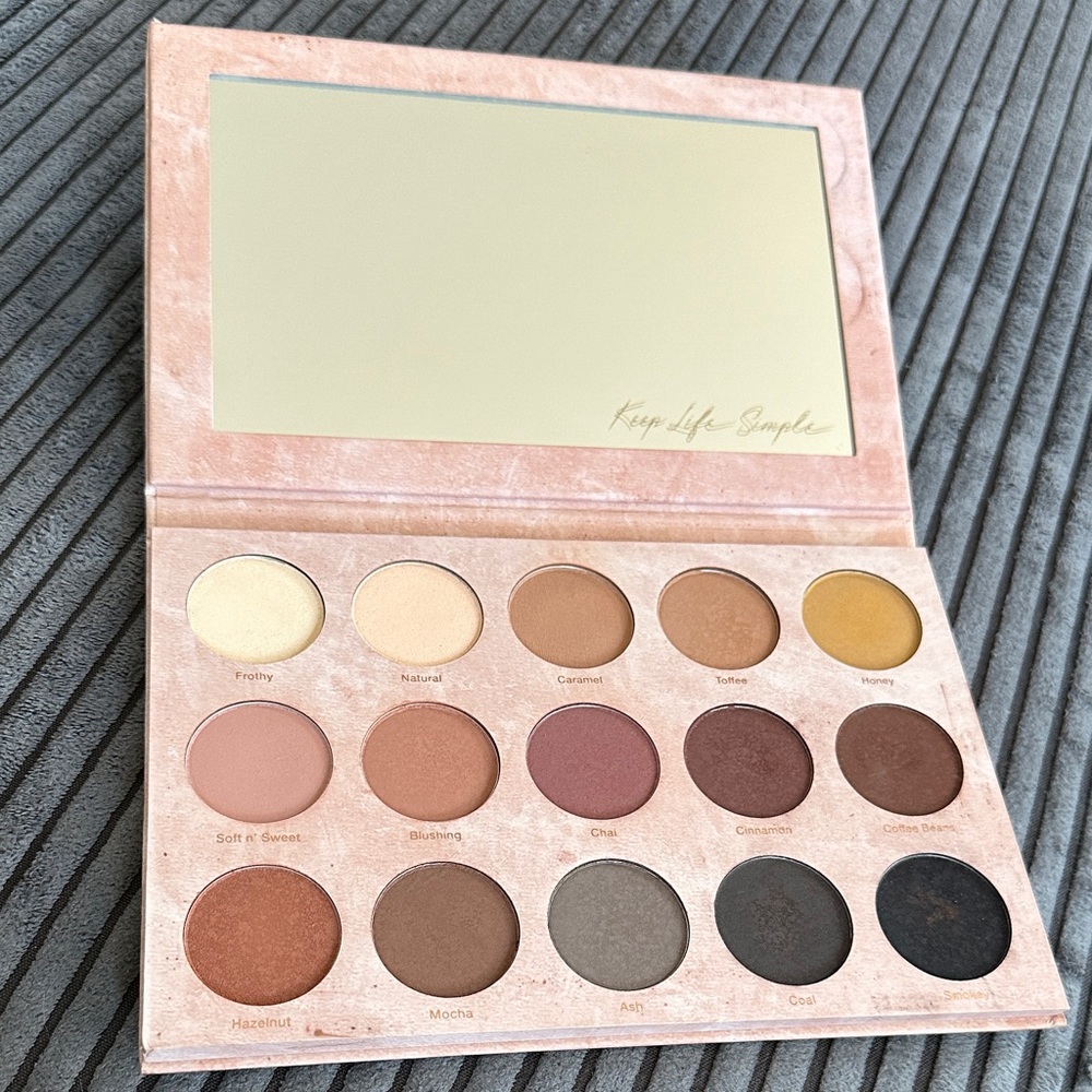 Dominique Cosmetics Transition Palette